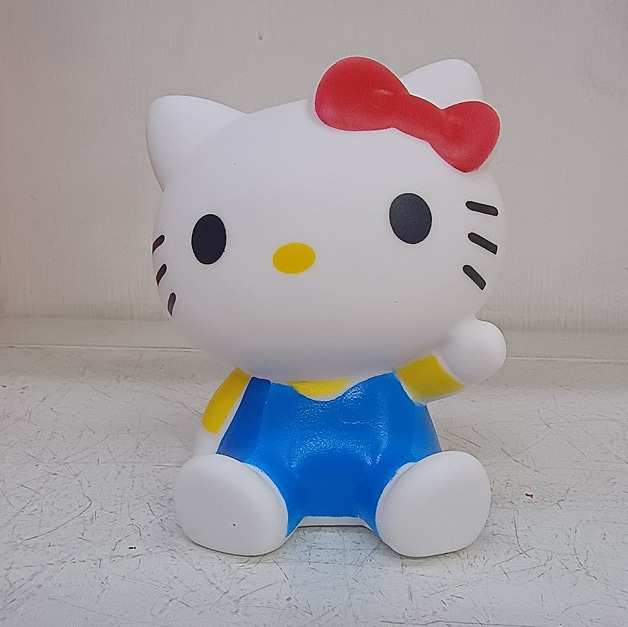 Classic Hello Kitty Sitting Character Night Light
