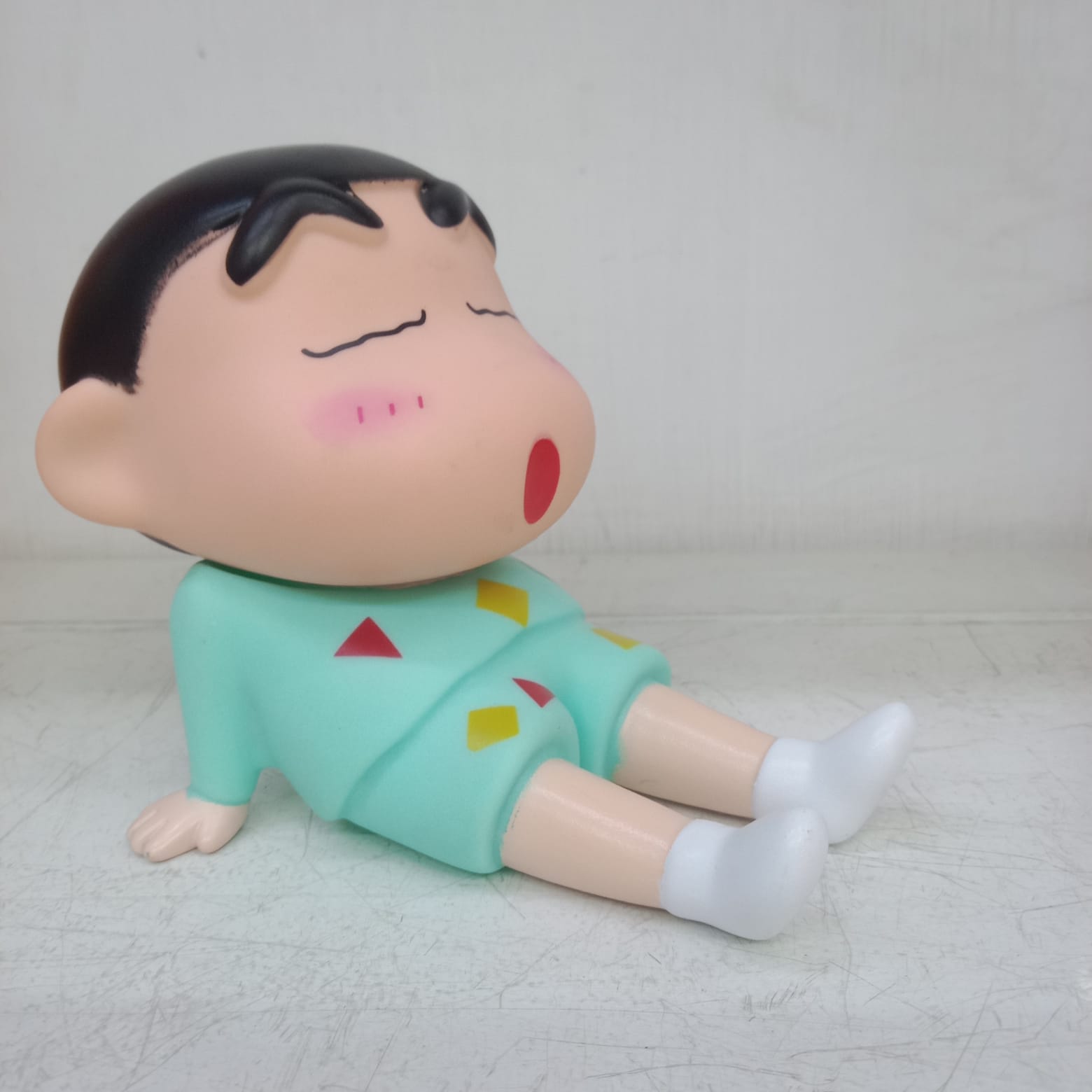 Shin-chan “Sleepy Pajamas” Collectible Figurine Mobile stand