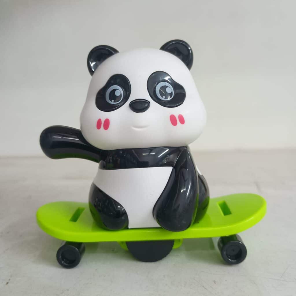 Cute Wind-Up Skateboard Panda Toy – Friction Powered Moving Cartoon Panda Figurine for Kids