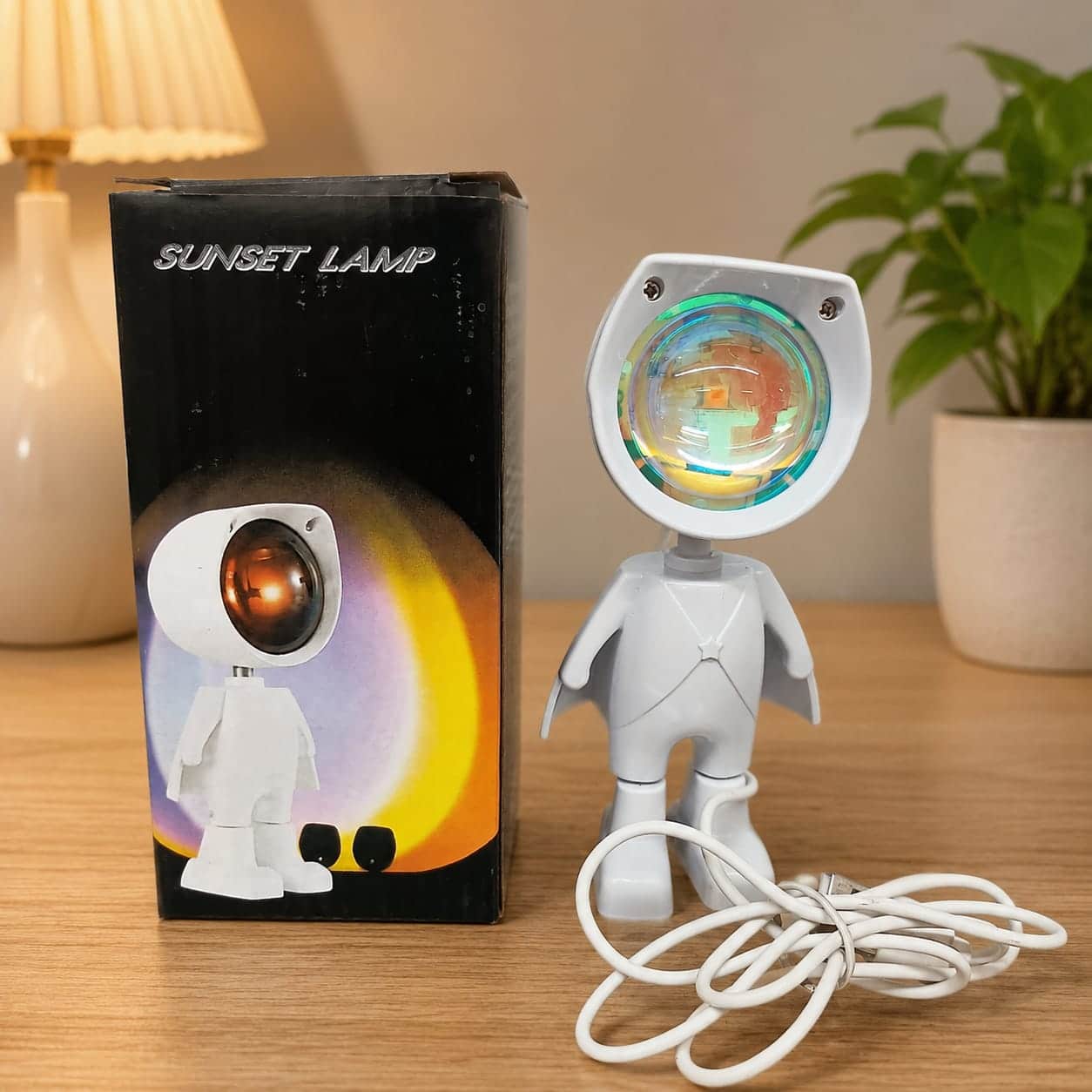 Astronaut Sunset Projection Lamp – Ambient LED Mood Light & Photography Prop